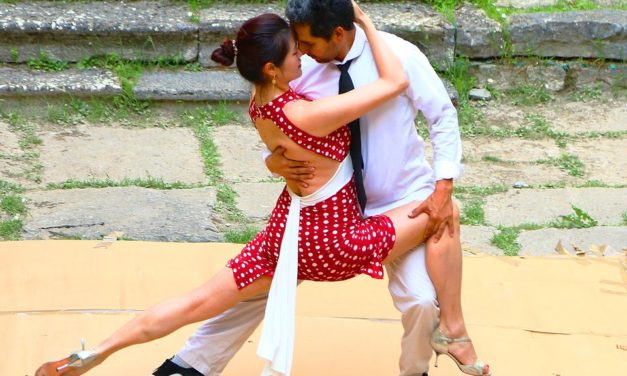 El ritmo del tango llenó el Jardín Botánico de Santa Catalina