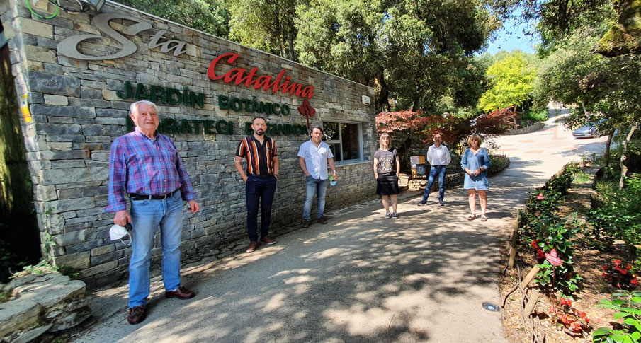 El Delegado del Gobierno, Denis Itxaso, visita el Jardín de Santa Catalina