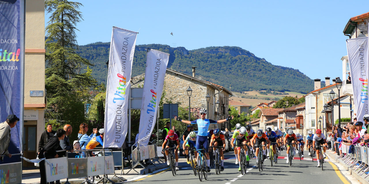 Samuel Rodríguez se impone en la cuarta etapa de la Vuelta a Álava, celebrada en Iruña de Oca