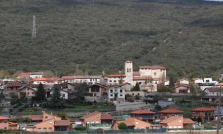 El Ayuntamiento renueva la subvención a la Junta de Ollávarre para la reforma de la Sala de Concejo