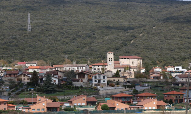 El Ayuntamiento renueva la subvención a la Junta de Ollávarre para la reforma de la Sala de Concejo