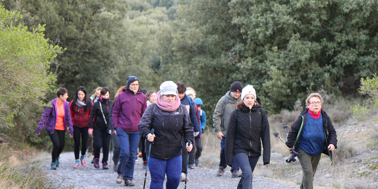 Cientos de participantes recorren un nuevo tramo de la Ruta Verde en la Marcha de Fin de Año